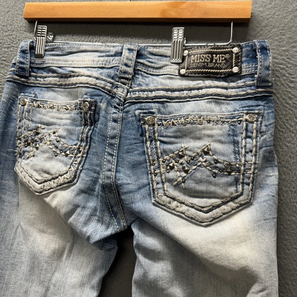 Miss Me Jeans Womens 27 (29x33 ACTUAL) Bootcut Faded Wash Embellished Blue Denim